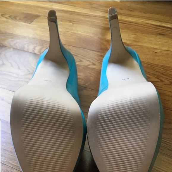 Pretty blue guess heels - Picture 4 of 4